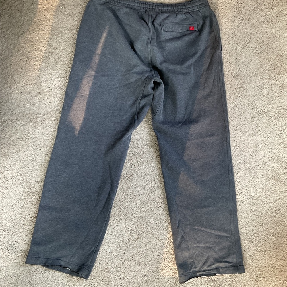 Nike Gray Sweatpants with Logo - Picture 3 of 10